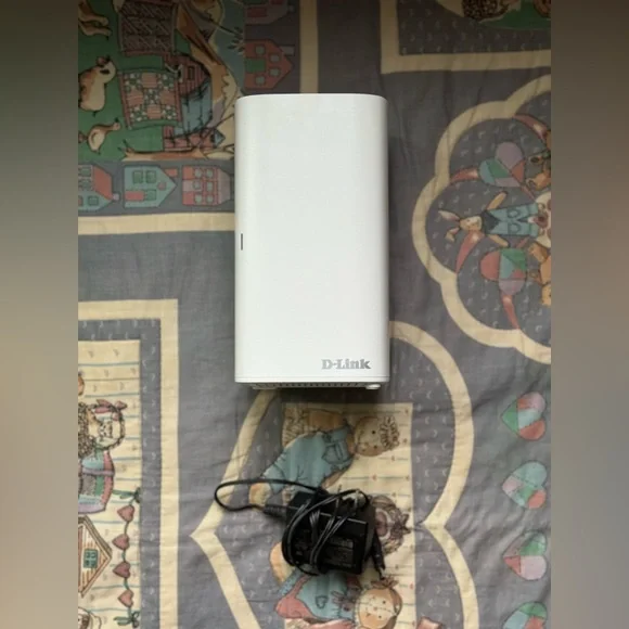 High-Performance Scalable Mesh Wi-Fi Router - DIR-L1900 - Picture 1 of 8